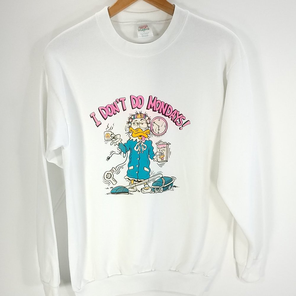 Vtg I Don't Do Mondays Sweatshirt Women's L White Distressed Center Star Fleece